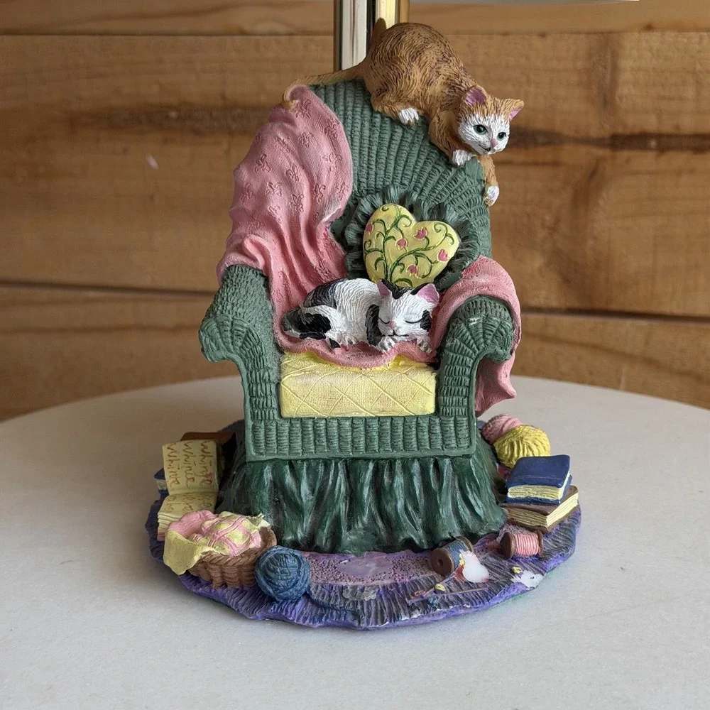 VTG Cat Lady Resin Figure Lamp Picture Shade Retro 90s Cottagecore *Flaws*